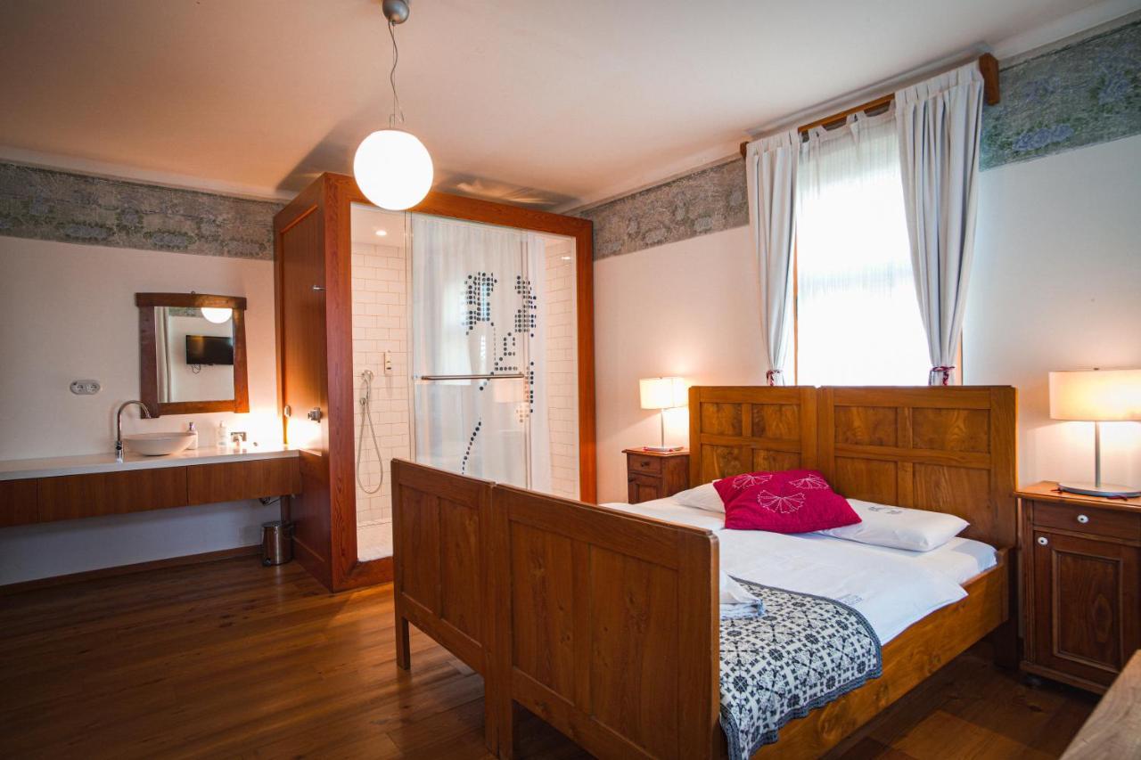 Pr'Gavedarjo Eco Heritage B&B Kranjska Gora Quarto foto