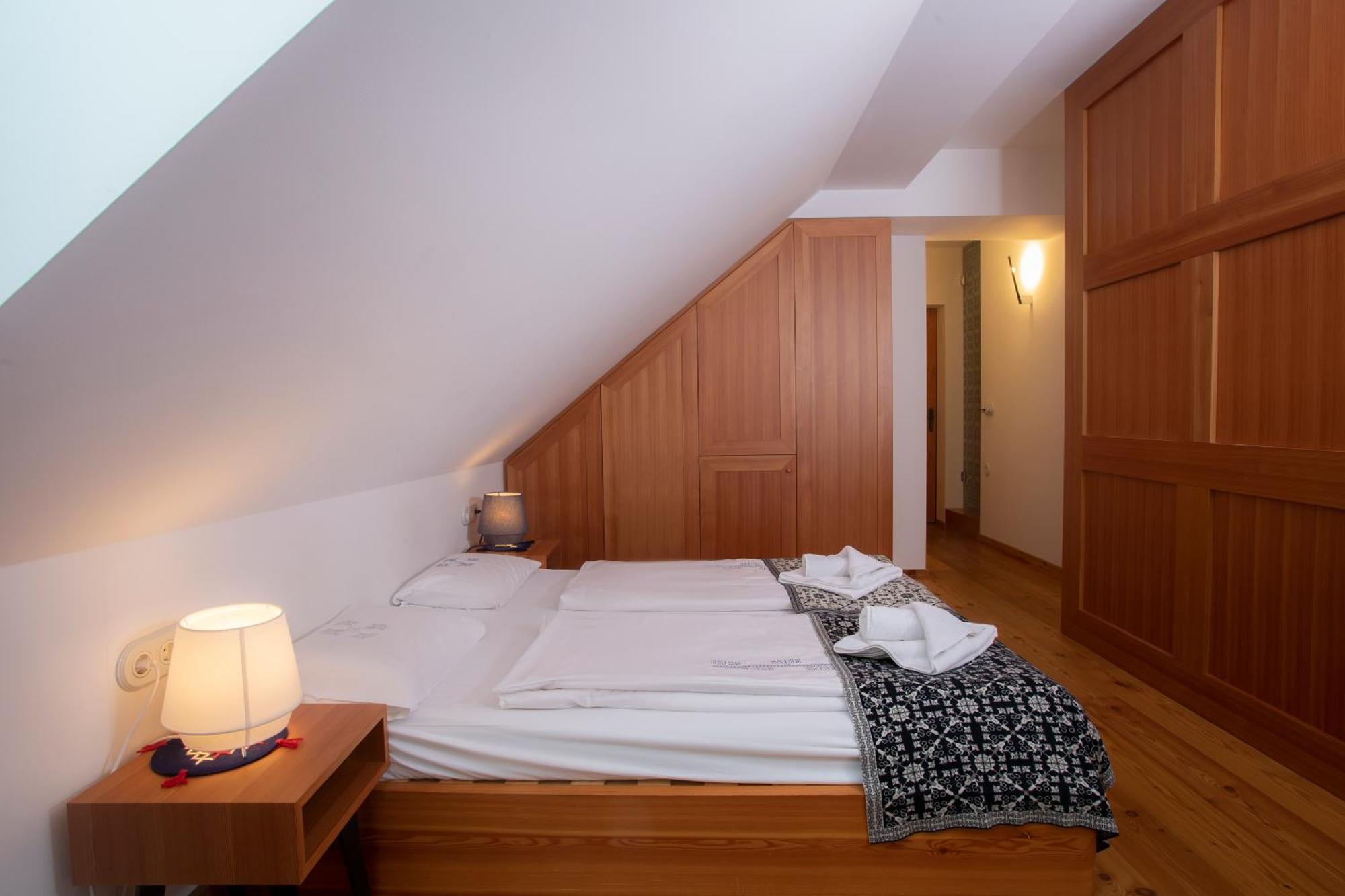 Pr'Gavedarjo Eco Heritage B&B Kranjska Gora Quarto foto