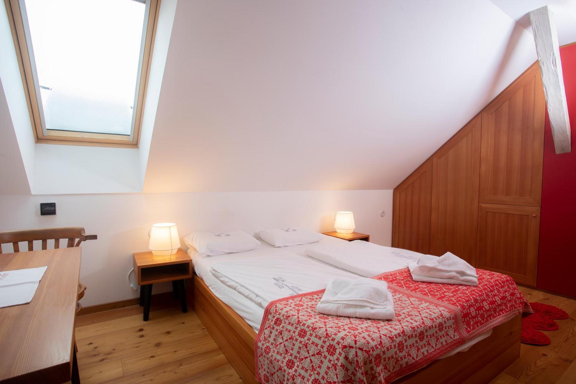 Pr'Gavedarjo Eco Heritage B&B Kranjska Gora Quarto foto