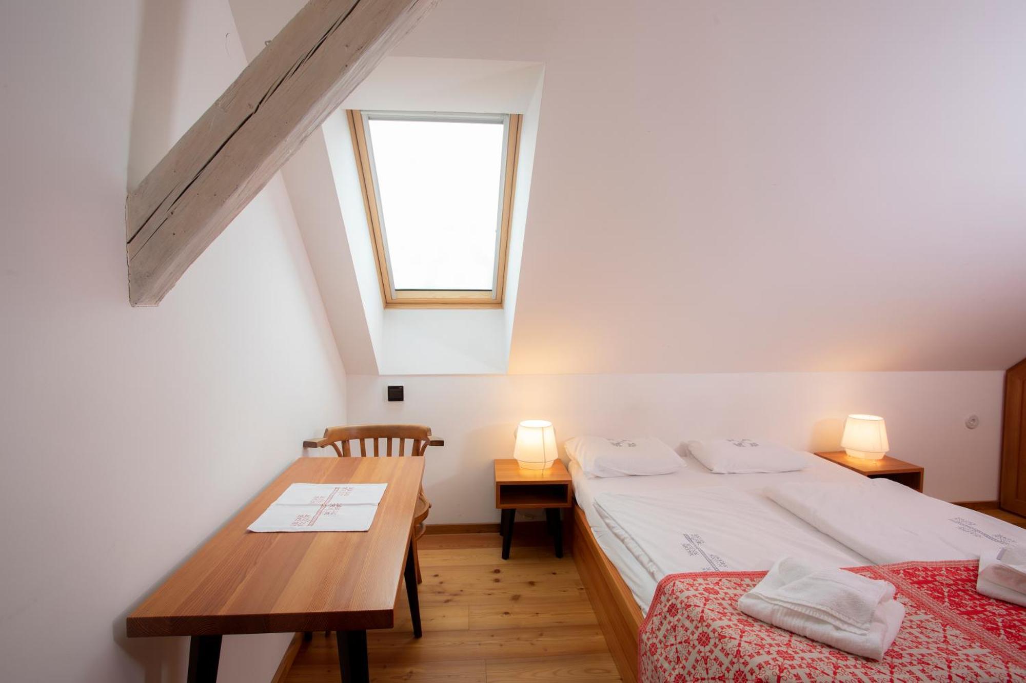 Pr'Gavedarjo Eco Heritage B&B Kranjska Gora Quarto foto